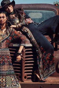 SIDE BUTTON UP PANT PAVED IN PAISLEY -clothing shop campaign drop2 0002 190326 Camilla 11 1998 copy
