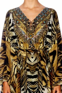 SPLIT HEM LACE UP KAFTAN GIVEN TO THE WILD -clothing shop shot 60 575 1 cd17a14a 41d9 4c89 902b 9d5c66b05acd