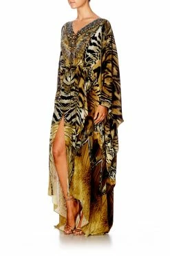SPLIT HEM LACE UP KAFTAN GIVEN TO THE WILD -clothing shop shot 60 577 0fc8c544 327a 4ed5 9987 d21d304094bd