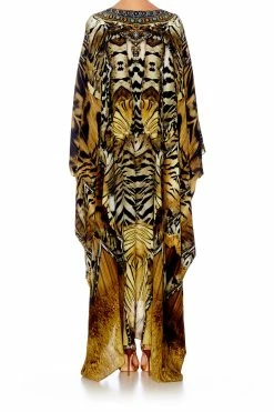 SPLIT HEM LACE UP KAFTAN GIVEN TO THE WILD -clothing shop shot 60 578 4c04b418 592a 4088 9c4e 58f3a7fa66bf