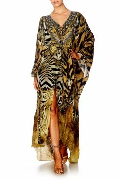 SPLIT HEM LACE UP KAFTAN GIVEN TO THE WILD -clothing shop shot 60 583 2fb31966 c22a 4449 ab70 8e165e59eec5